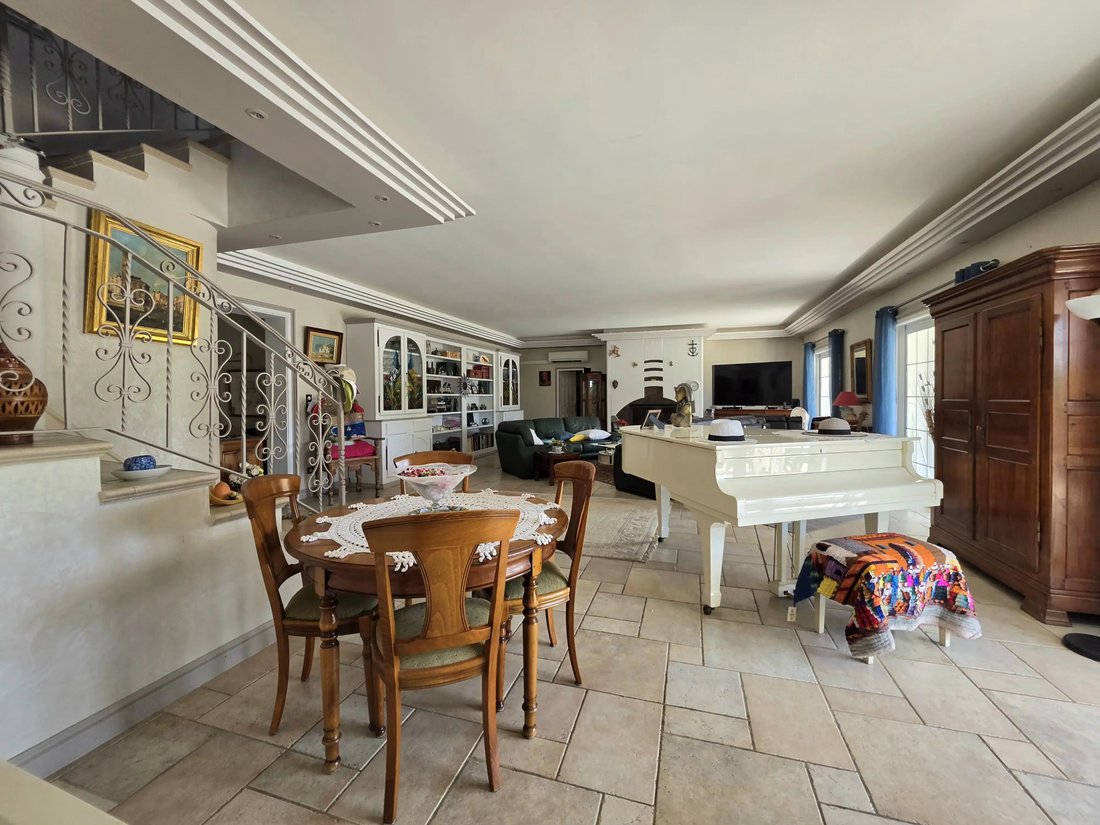 House in Trans-en-Provence, Provence-Alpes-Côte d'Azur, France 3 - 18640862