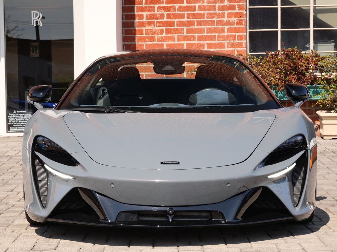 Coupe in Beverly Hills, CA, United States 2 - 18640865