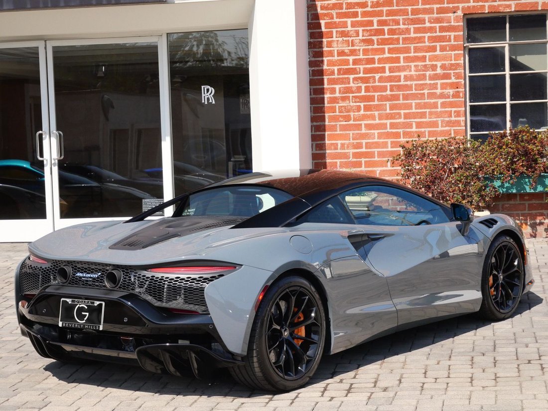 Coupe in Beverly Hills, CA, United States 4 - 18640865