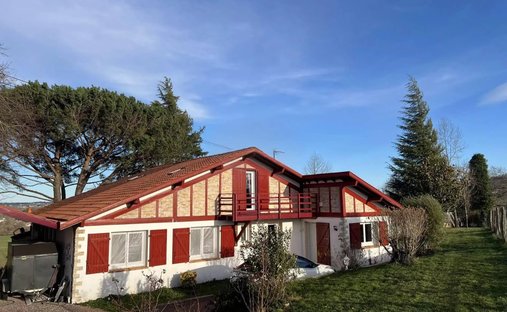 Country House in Saint-Palais, Nouvelle-Aquitaine, France 1