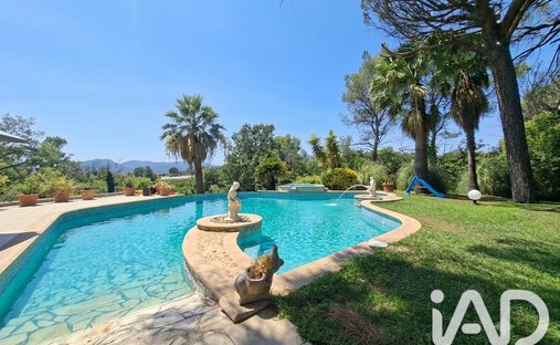 House in La Bouverie, Roquebrune-sur-Argens, France 1