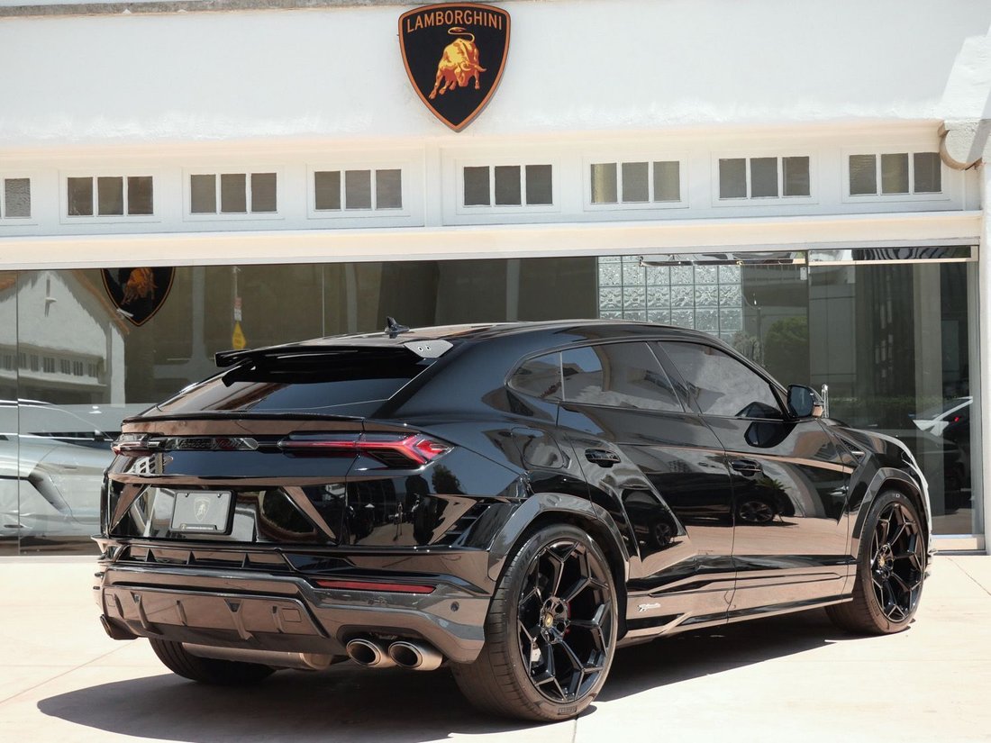 Suv in Beverly Hills, CA, United States 3 - 18640867