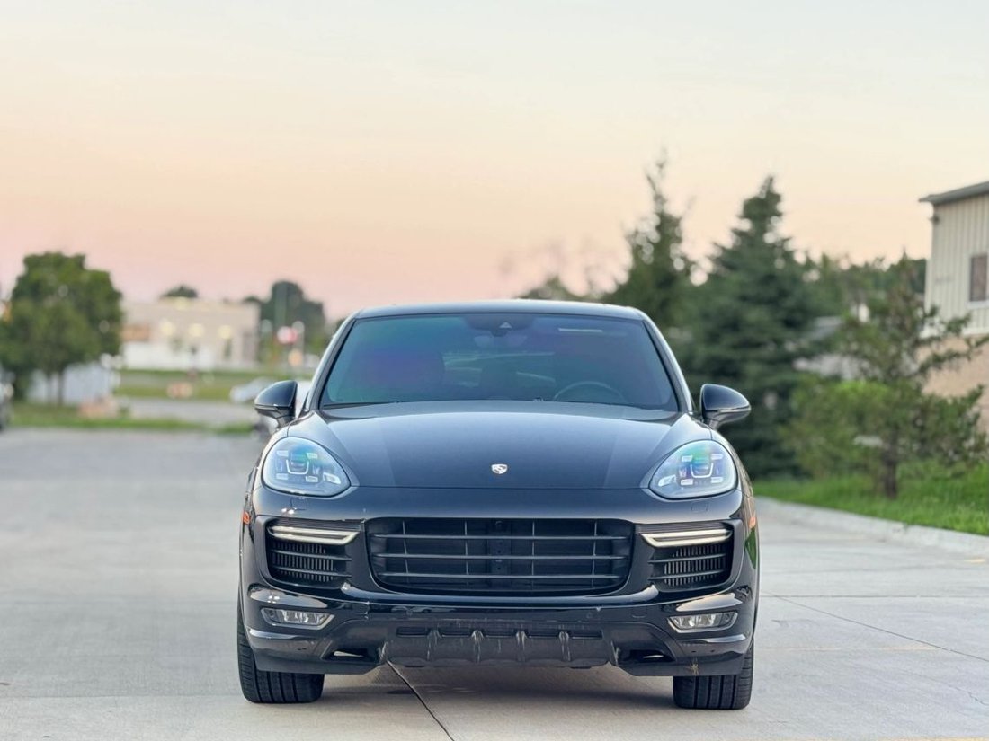 Suv in Omaha, NE, United States 2 - 18641093