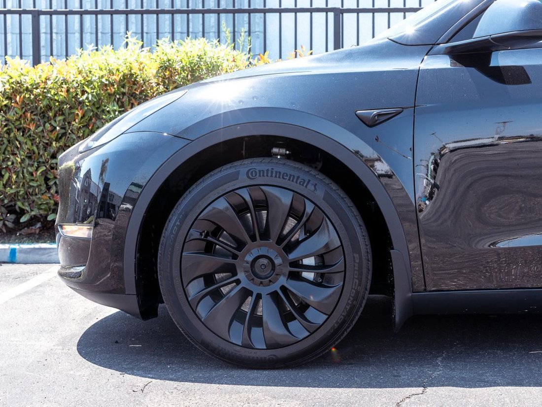 Suv in Azusa, CA, United States 5 - 18608518