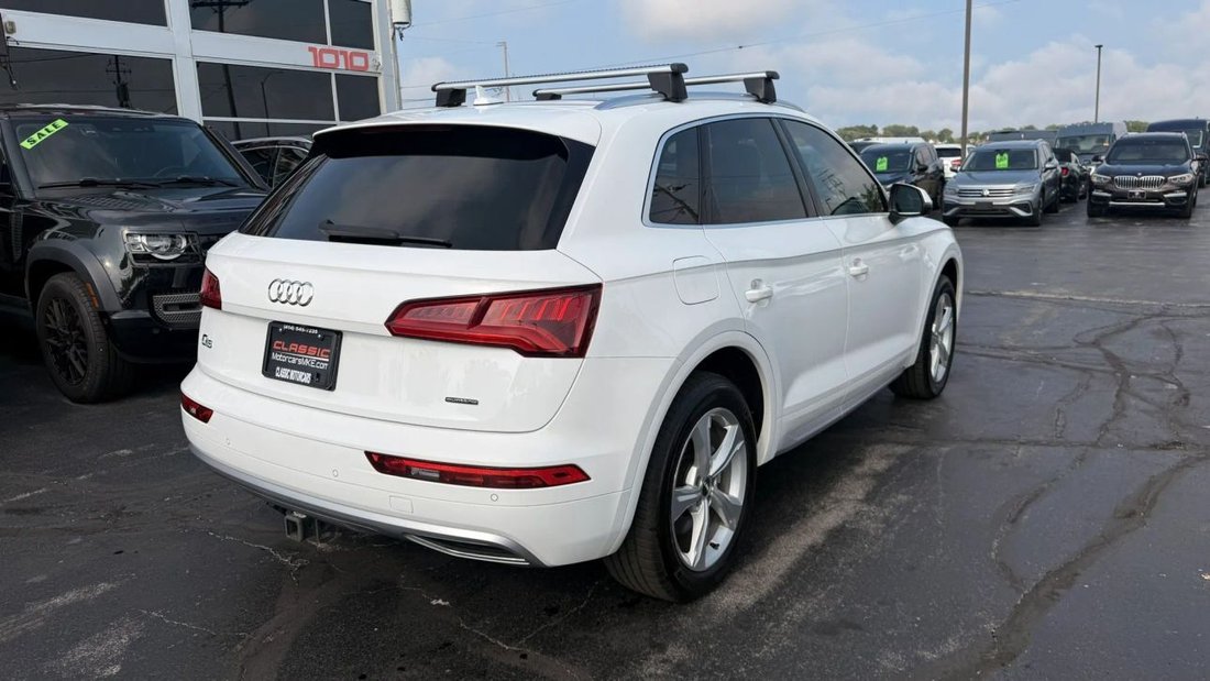 Suv in Milwaukee, WI, United States 4 - 18641006