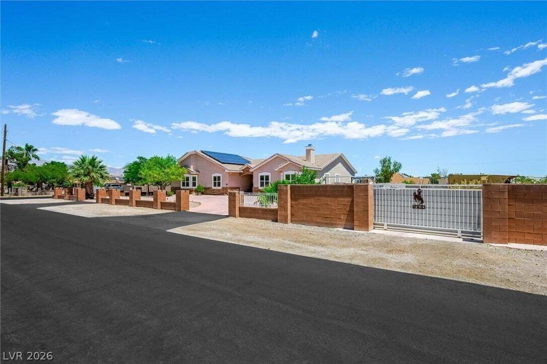 House in Las Vegas, Nevada, United States 3 - 17986948