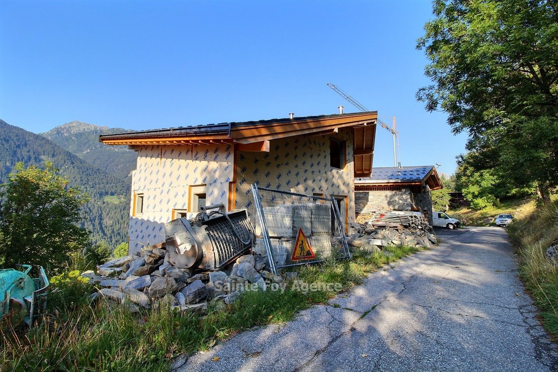Chalet in Montvalezan, Auvergne-Rhône-Alpes, France 2 - 18641524