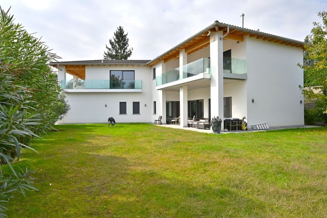 Villa in Collina d'Oro, Ticino, Switzerland 1 - 18640043