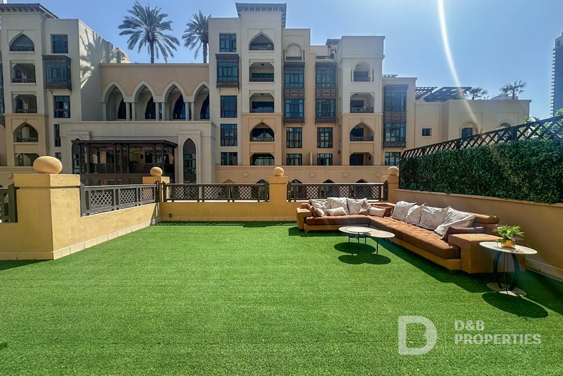 Apartment in Burj Khalifa Lake, Downtown Dubai, Dubai 1 - 18641758