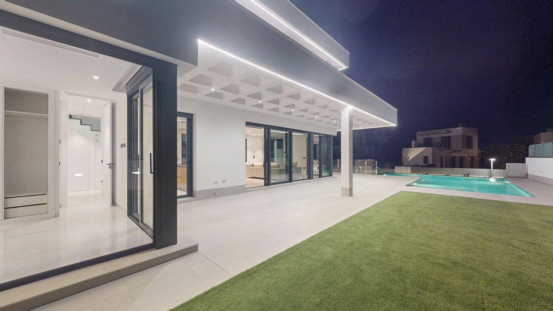 Villa in Finestrat, Valencian Community, Spain 5 - 18074496