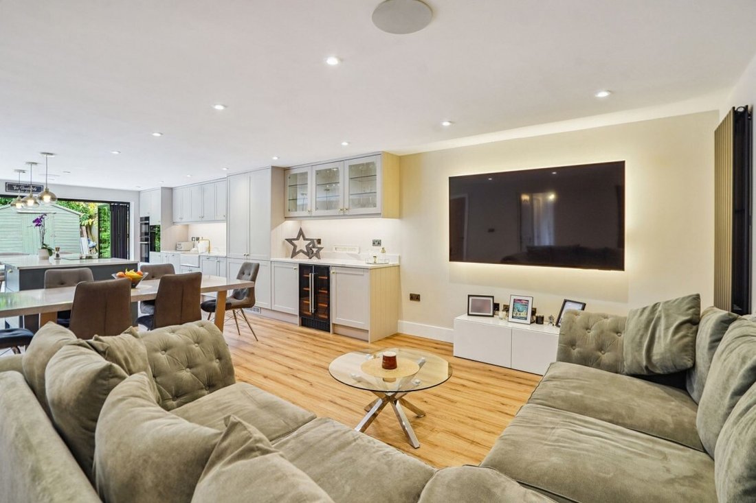 House in Priestwood, Bracknell, England 2 - 17492970