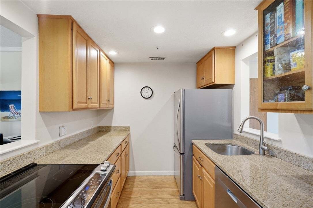 Condo in Bristol, Rhode Island, United States 4 - 18641728