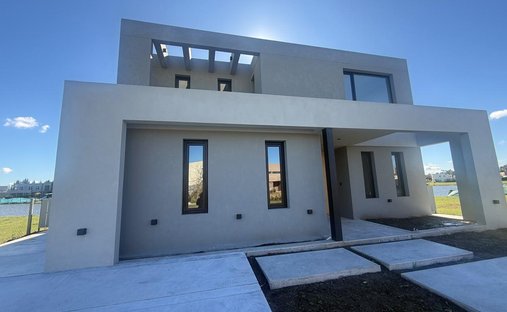 House in Dique Luján, Buenos Aires Province, Argentina 1