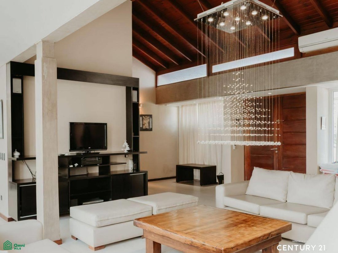 House in Pinamar, Buenos Aires Province, Argentina 1 - 17232634