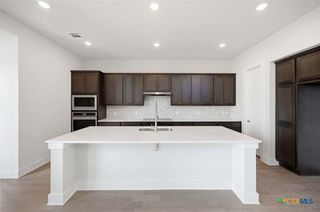 House in Castroville, Texas, United States 4 - 17236632