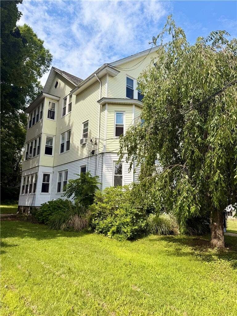 Woonsocket, Rhode Island, United States 1 - 18641723