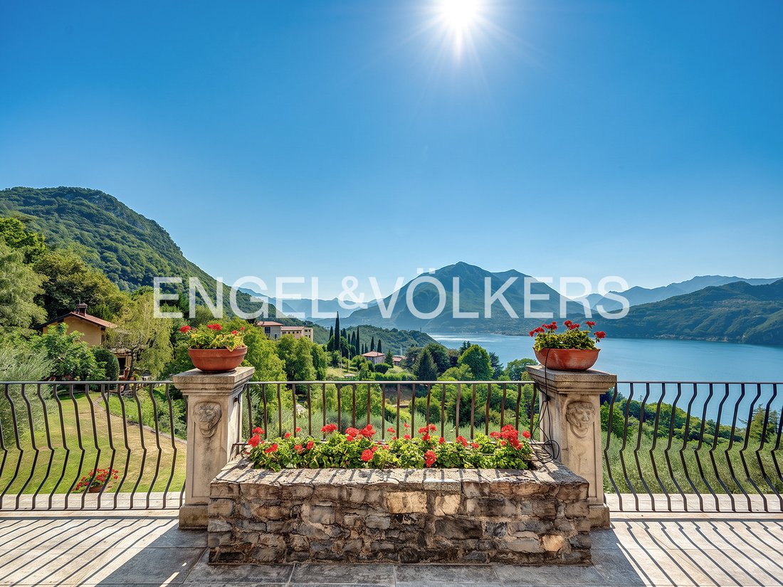 Villa in Varenna, Lombardy, Italy 2 - 18641409