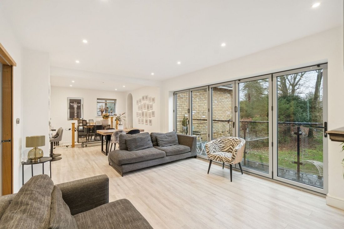 House in Farnham Royal, England 2 - 17493407