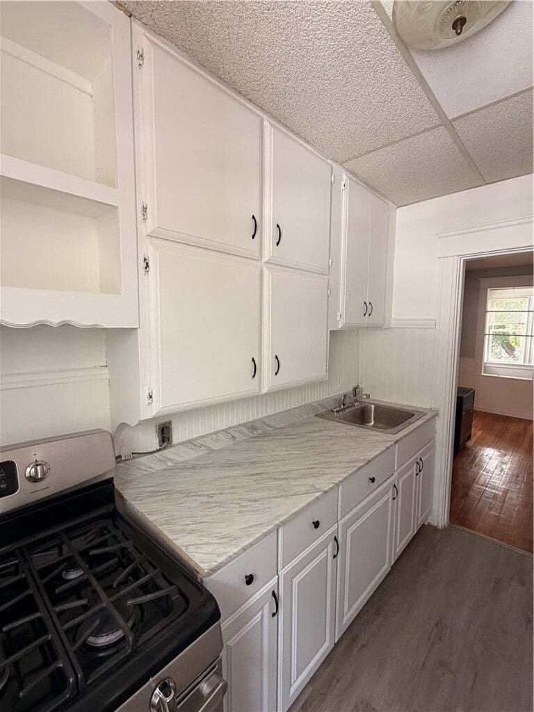 Woonsocket, Rhode Island, United States 4 - 18641723