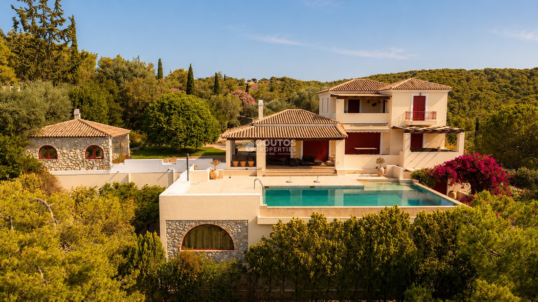 Villa in Koinotita Kranidiou, Kranidi, Greece 1 - 16782347