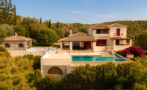 Villa à Koinotita Kranidiou, Kranidi, Grèce 1