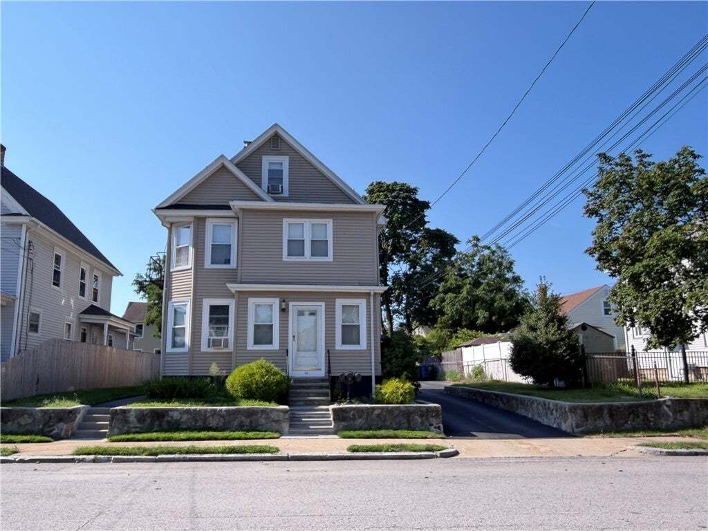 Cranston, Rhode Island, United States 2 - 18641717