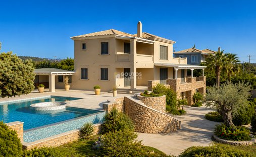 Villa in Koinotita Kranidiou, Kranidi, Greece 1