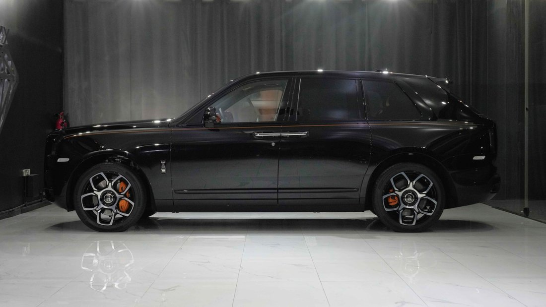 Suv in Dubai, United Arab Emirates 4 - 18648508