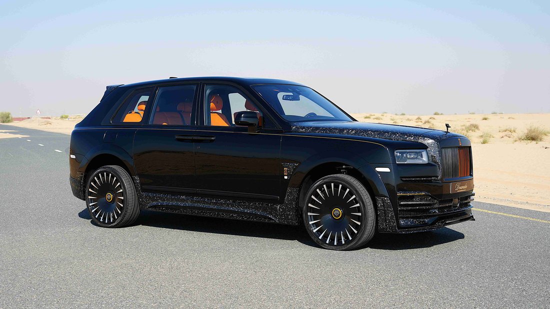 Suv in Dubai, United Arab Emirates 1 - 18648638