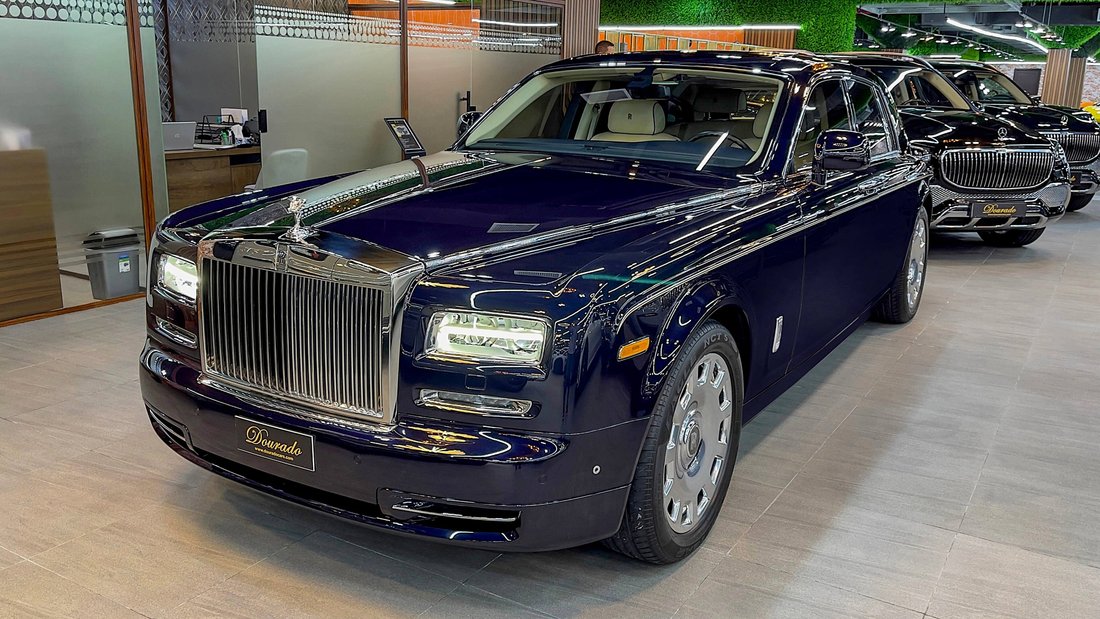 Sedan in Dubai, United Arab Emirates 3 - 18648494