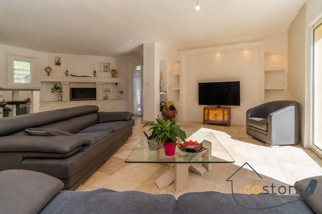 Villa in Centre Ancien, Draguignan, France 5 - 18648521