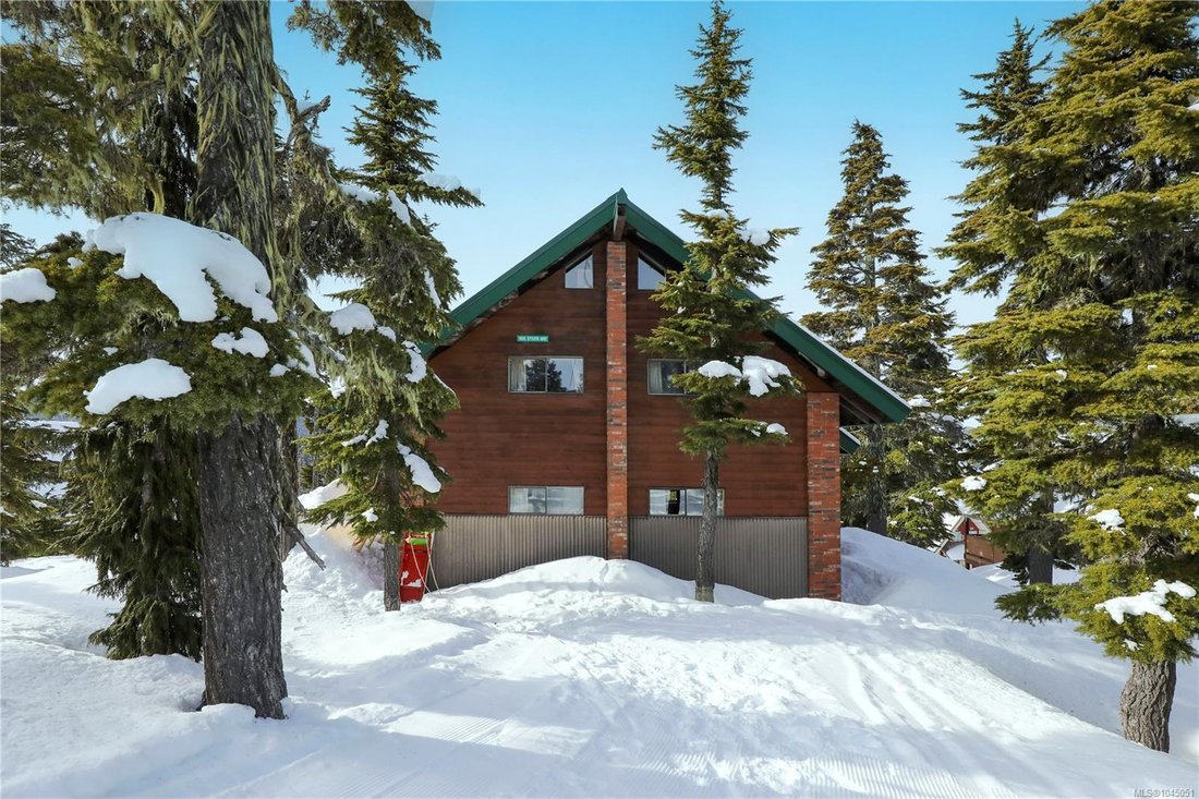 House in Puntledge, British Columbia, Canada 2 - 18643773