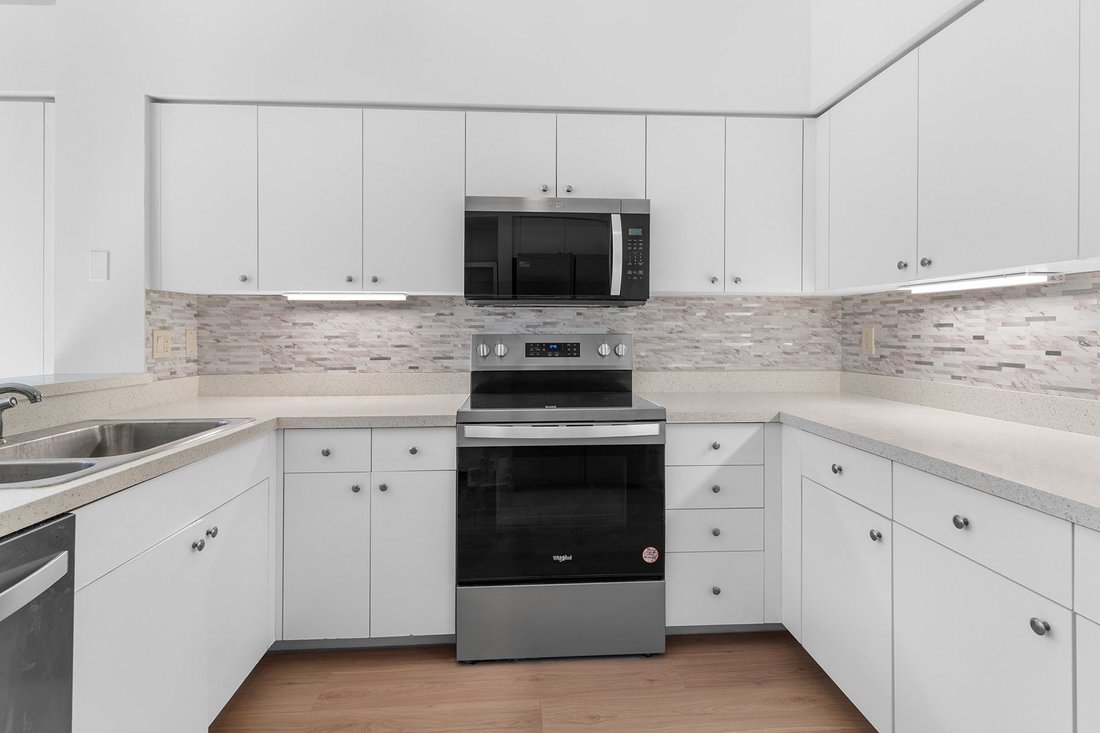 Condo in Naples, Florida, United States 3 - 17139283