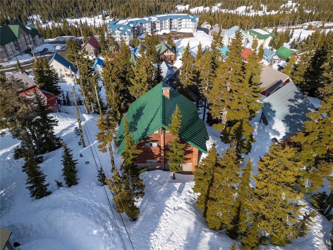House in Puntledge, British Columbia, Canada 1 - 18643773