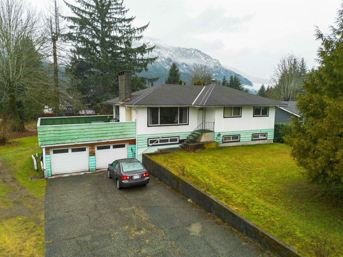 House in Squamish, British Columbia, Canada 3 - 18642711