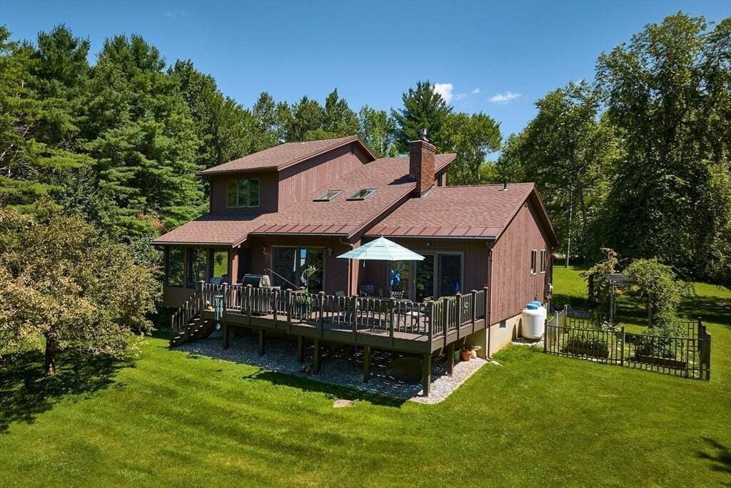 House in Hinsdale, Massachusetts, United States 1 - 18643382