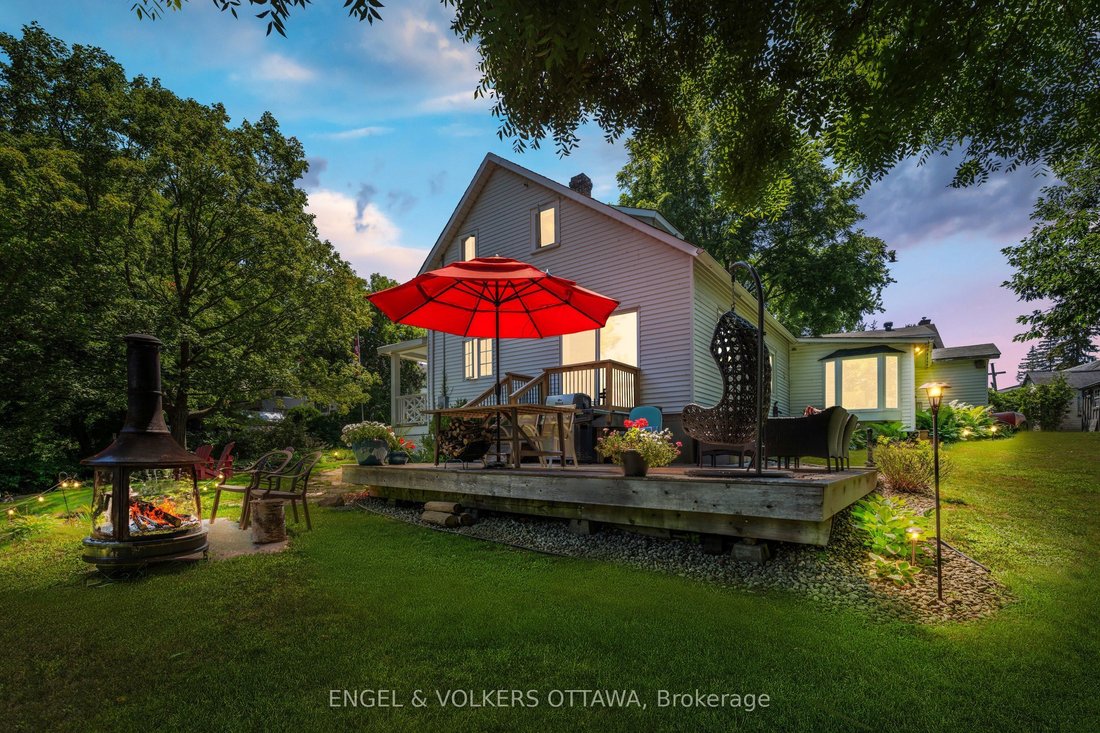 House in Ottawa, Ontario, Canada 3 - 18643461