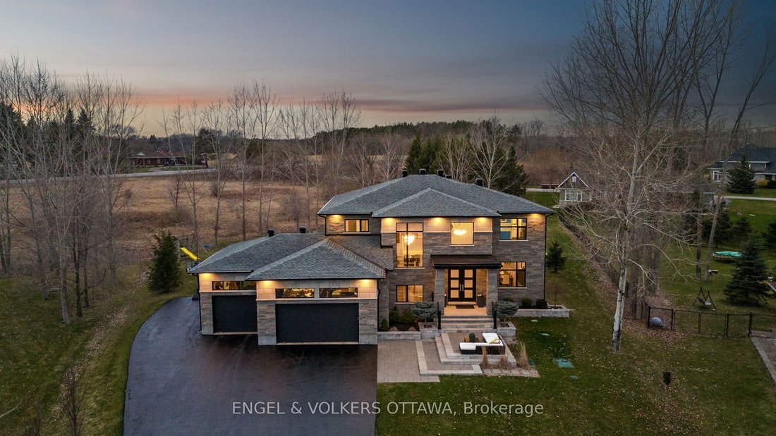 House in Ottawa, Ontario, Canada 1 - 18643399