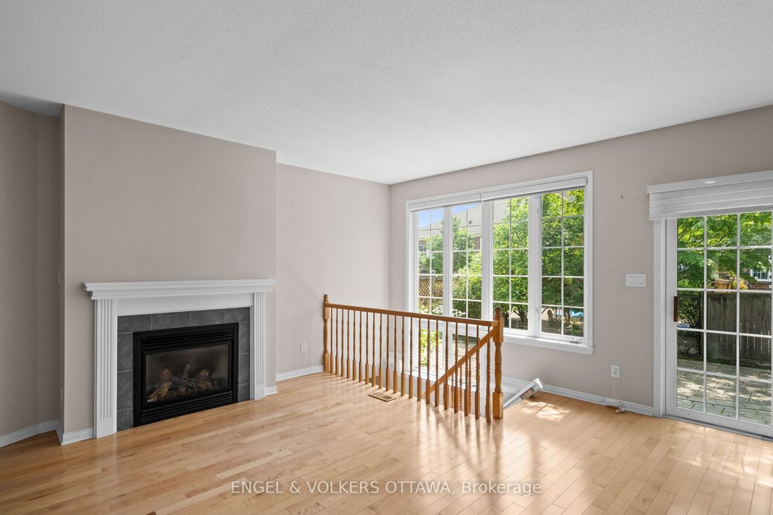 Townhouse in Ottawa, Ontario, Canada 5 - 18643558