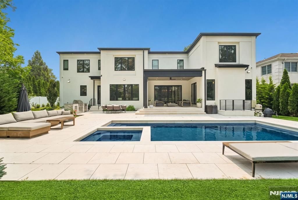 House in Englewood Cliffs, New Jersey, United States 2 - 18480237