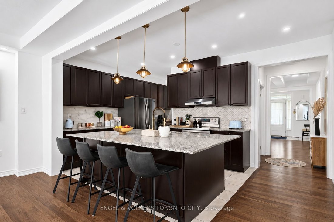 House in Newmarket, Ontario, Canada 5 - 18643161