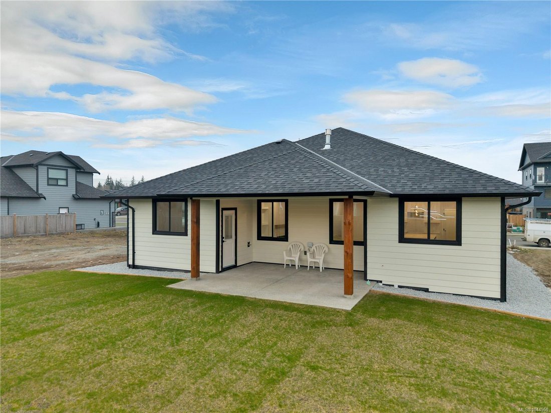 House in Campbell River, British Columbia, Canada 3 - 18643466