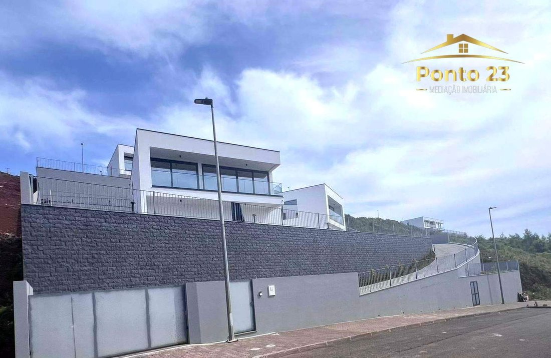 Villa in Santa Cruz, Madeira, Portugal 1 - 14134530