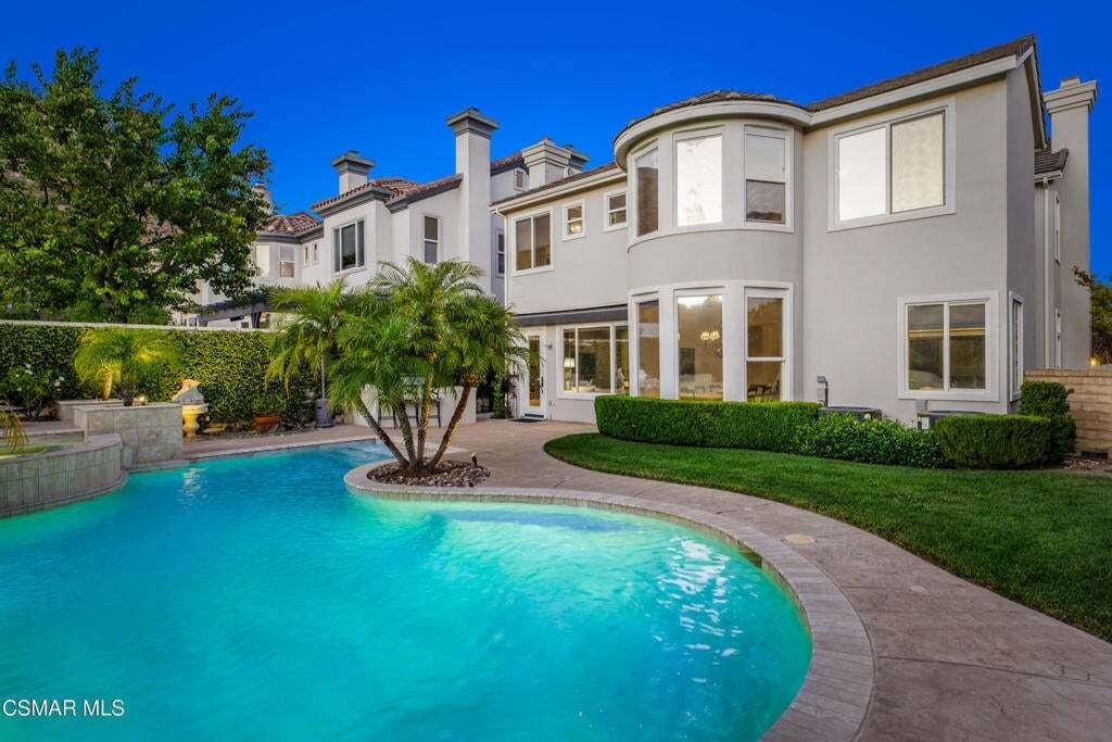 House in Oak Park, California, United States 3 - 18642992