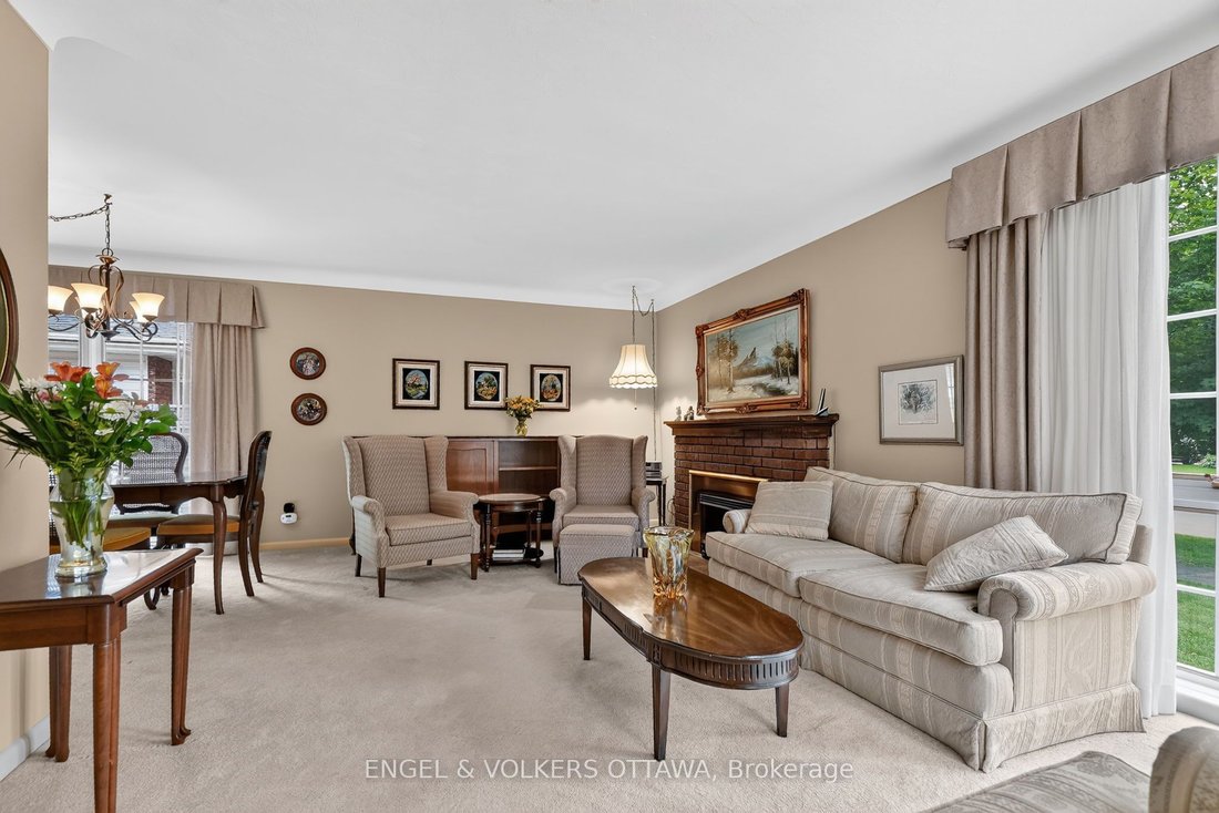 House in Ottawa, Ontario, Canada 5 - 18642665