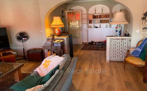 Apartment in Plan de Noves, Vence, France 1