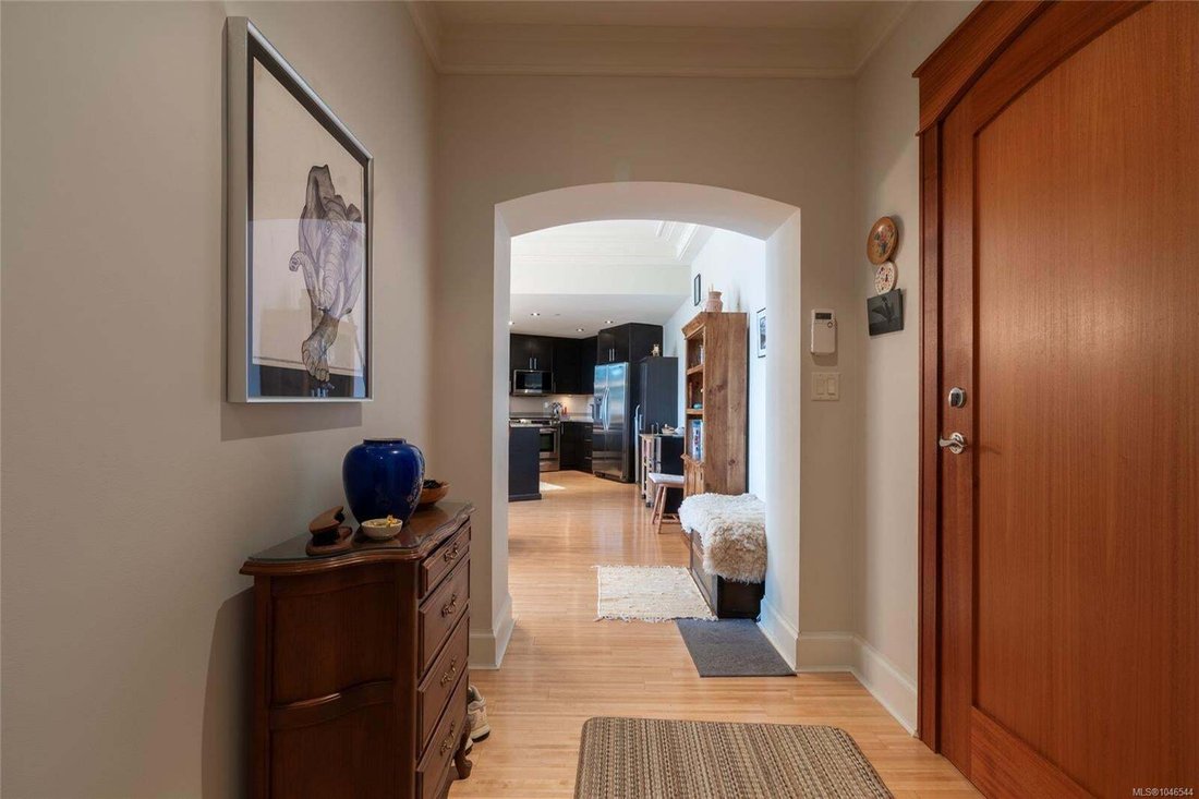 Condo in Victoria, British Columbia, Canada 4 - 18643564