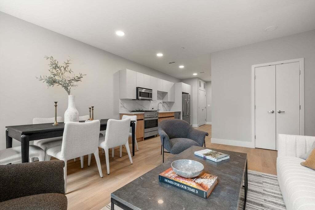 Condo in Boston, Massachusetts, United States 2 - 18643413