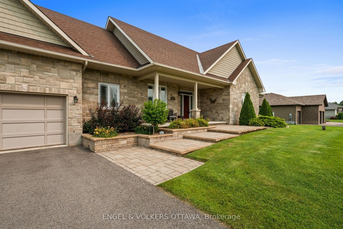 House in Ottawa, Ontario, Canada 3 - 18643795