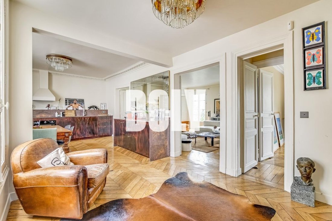 Apartment in Chateau d'Eau-Lancry, Paris 10e Arrondissement, Paris 1 - 18645705